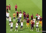 开云平台-包含本土球队表现抢眼，观众欣喜赞叹的词条