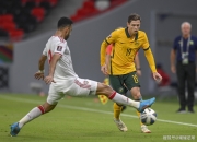 开云体育登录-紧张刺激！足球比赛现场火爆的瞬间