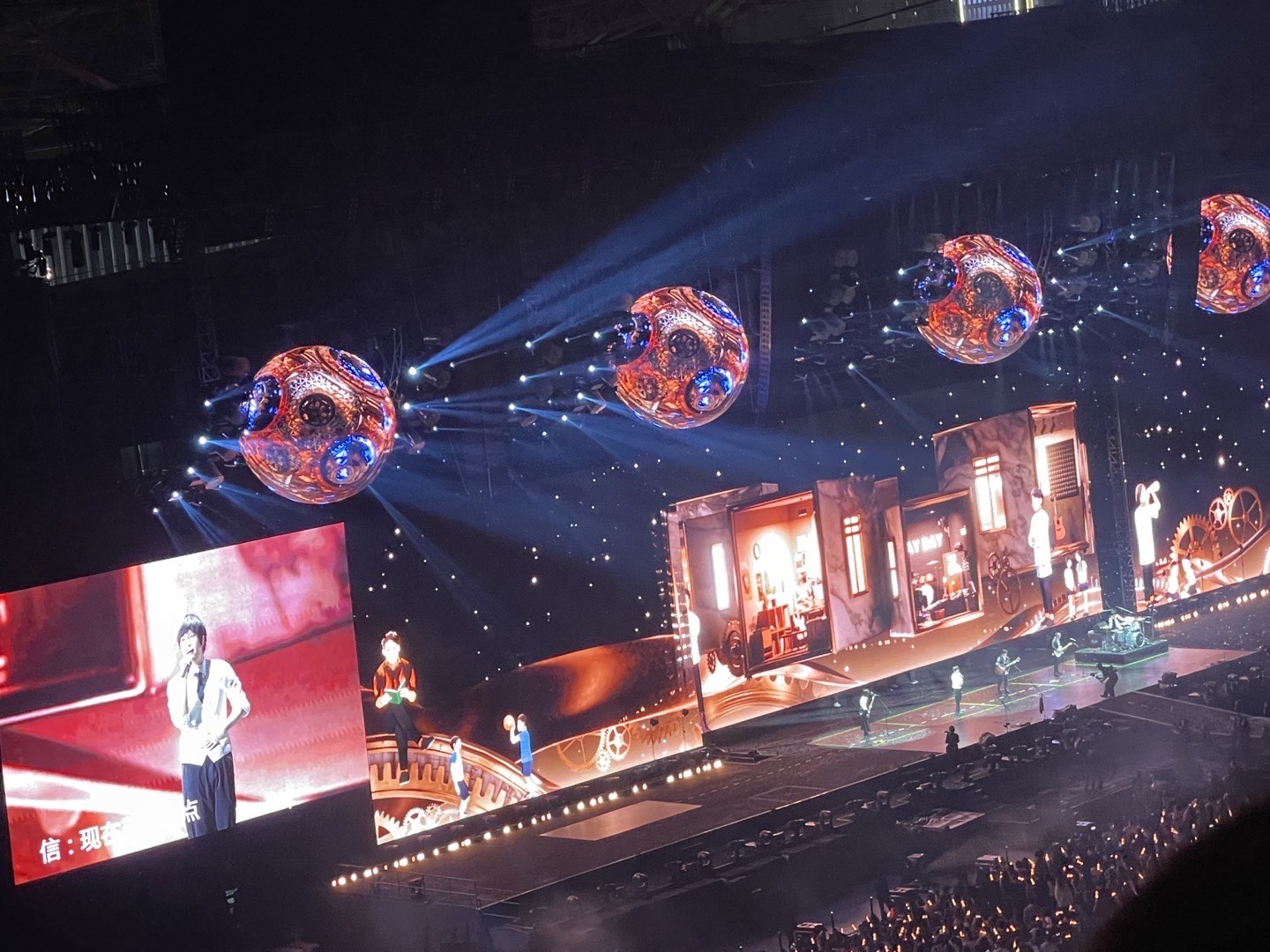 比赛现场秒变大型蹦迪现场 比赛现场秒变大型蹦迪现场