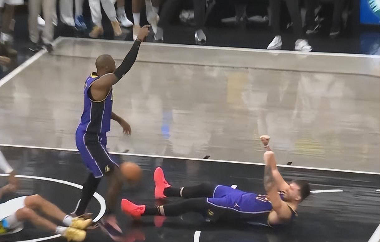 步行者主帅赞誉球队表现，提振士气