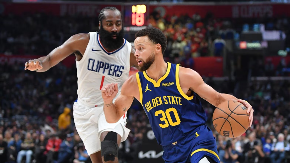 篮球巨星交锋:东部VS西部,球场上激情四射的简单介绍 篮球巨星交锋:东部VS西部,球场上激情四射的简单介绍