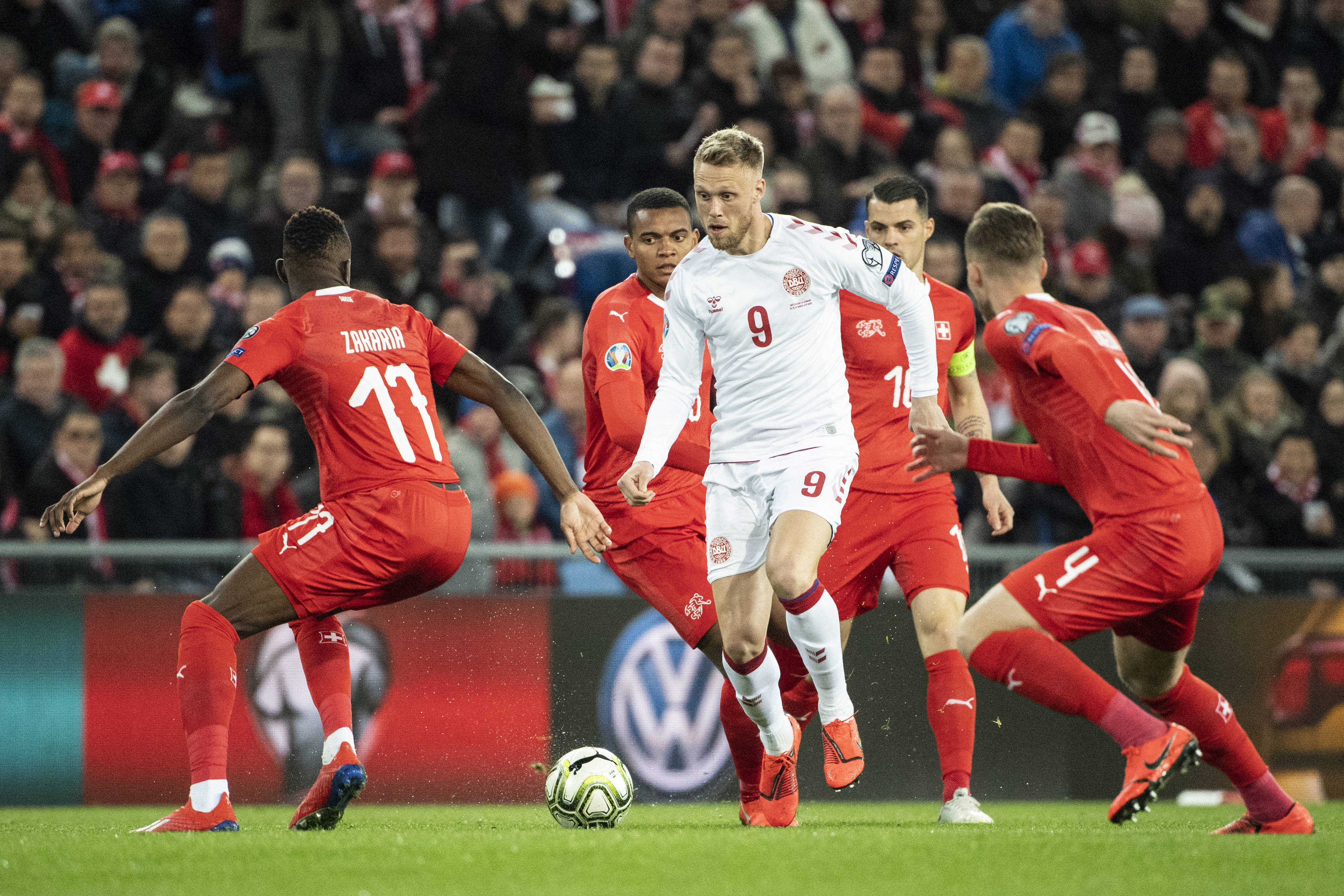 意大利力压希腊，晋级欧预赛四分之一决赛的简单介绍