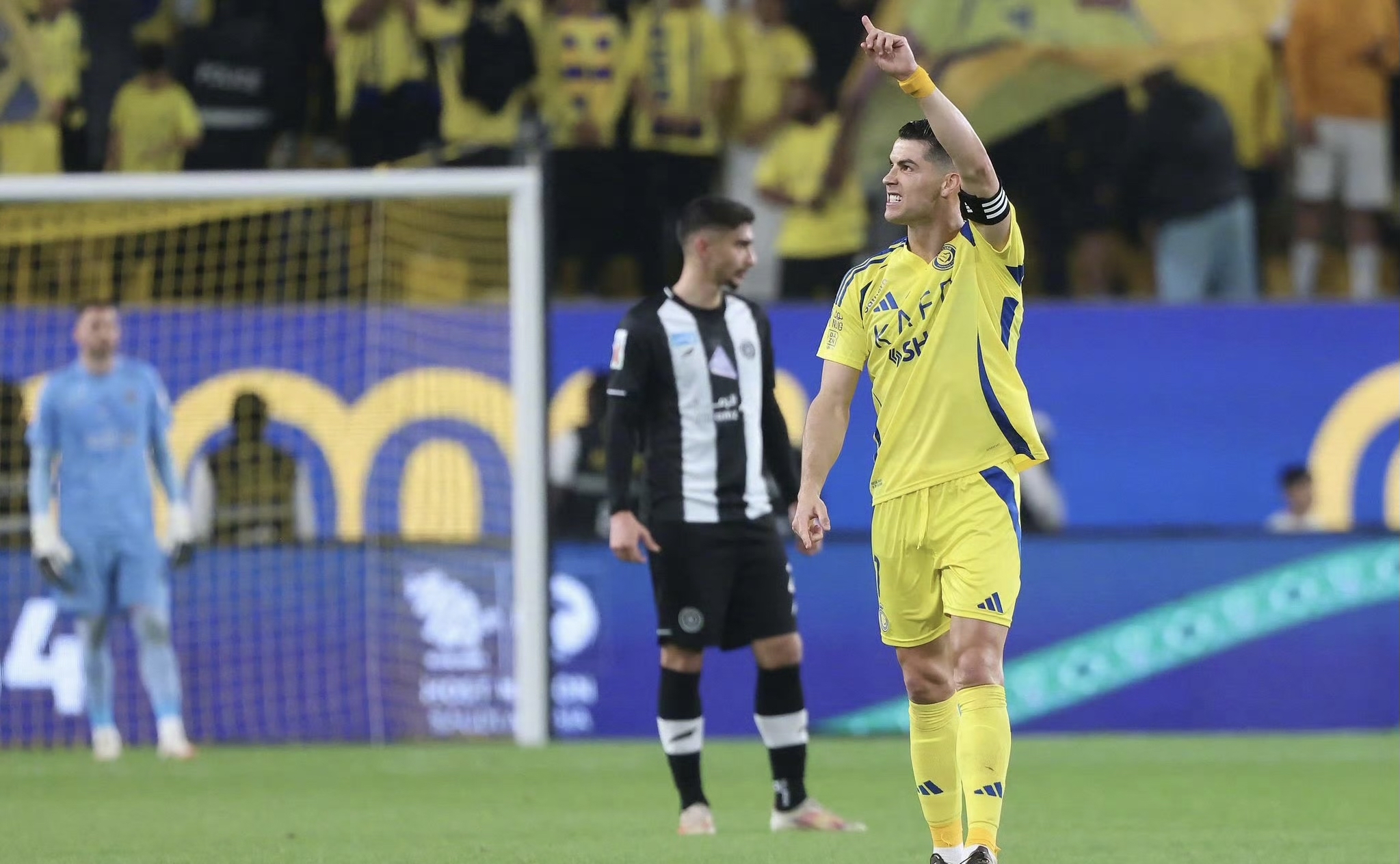 沙尔克主场失利，球队连续遭遇联赛失败的简单介绍