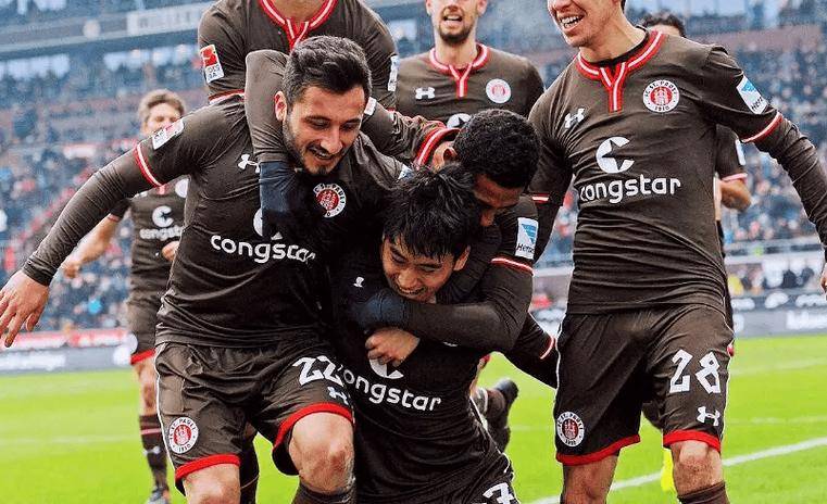 沙尔克主场失利，球队连续遭遇联赛失败的简单介绍