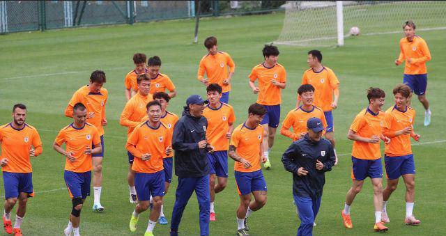 沙尔克遇挑战失利,战绩遭受考验 沙尔克遇挑战失利,战绩遭受考验