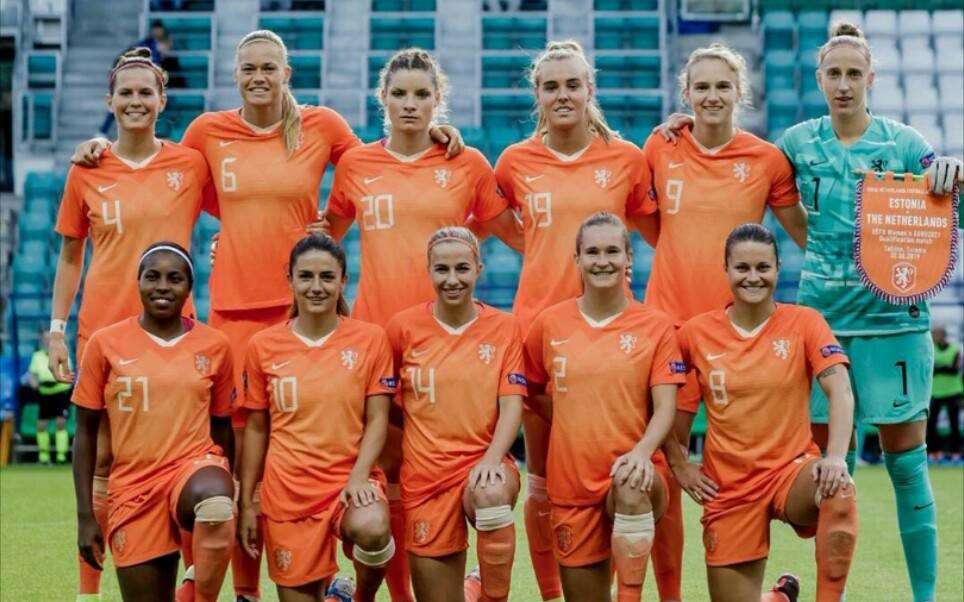 芬兰队反击迅猛，欧预赛崭露头角的简单介绍