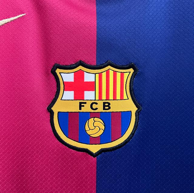 巴塞罗那-战胜埃因霍温，领跑小组