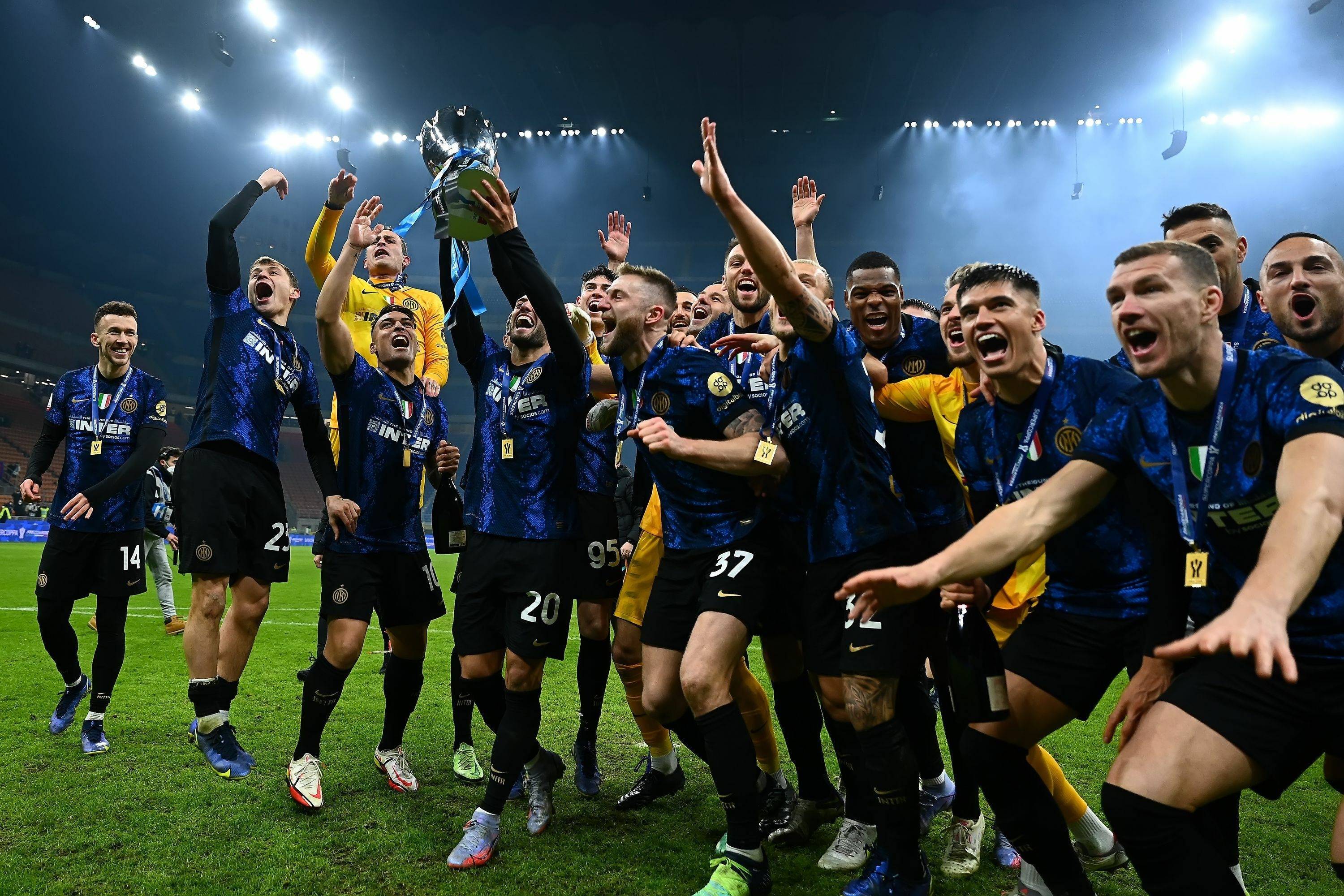 意甲冠军国际米兰在欧联杯赛上大获成功