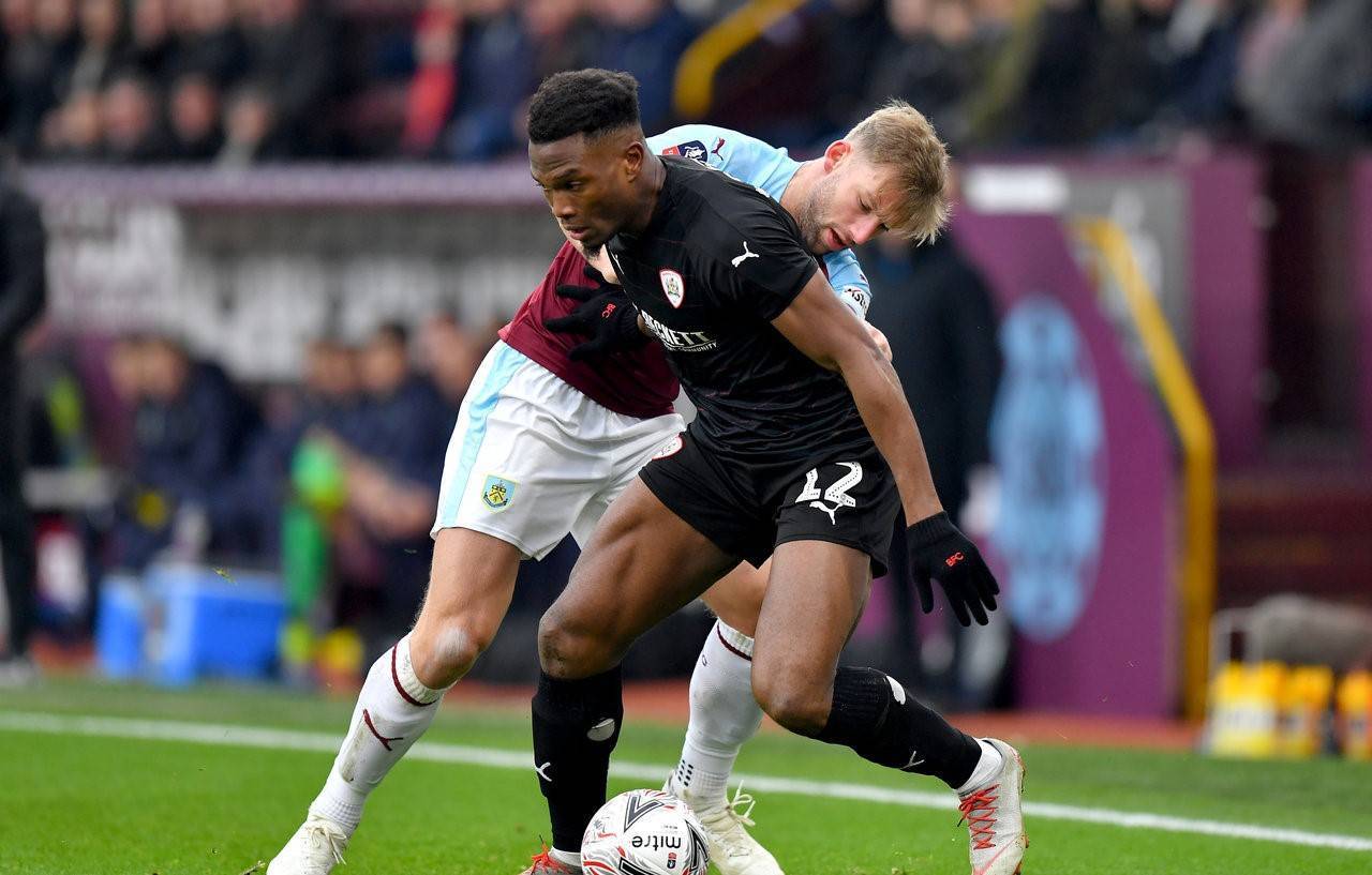 包含南安普敦客场两球净胜布莱顿，完成关键逆袭，保持不败的词条