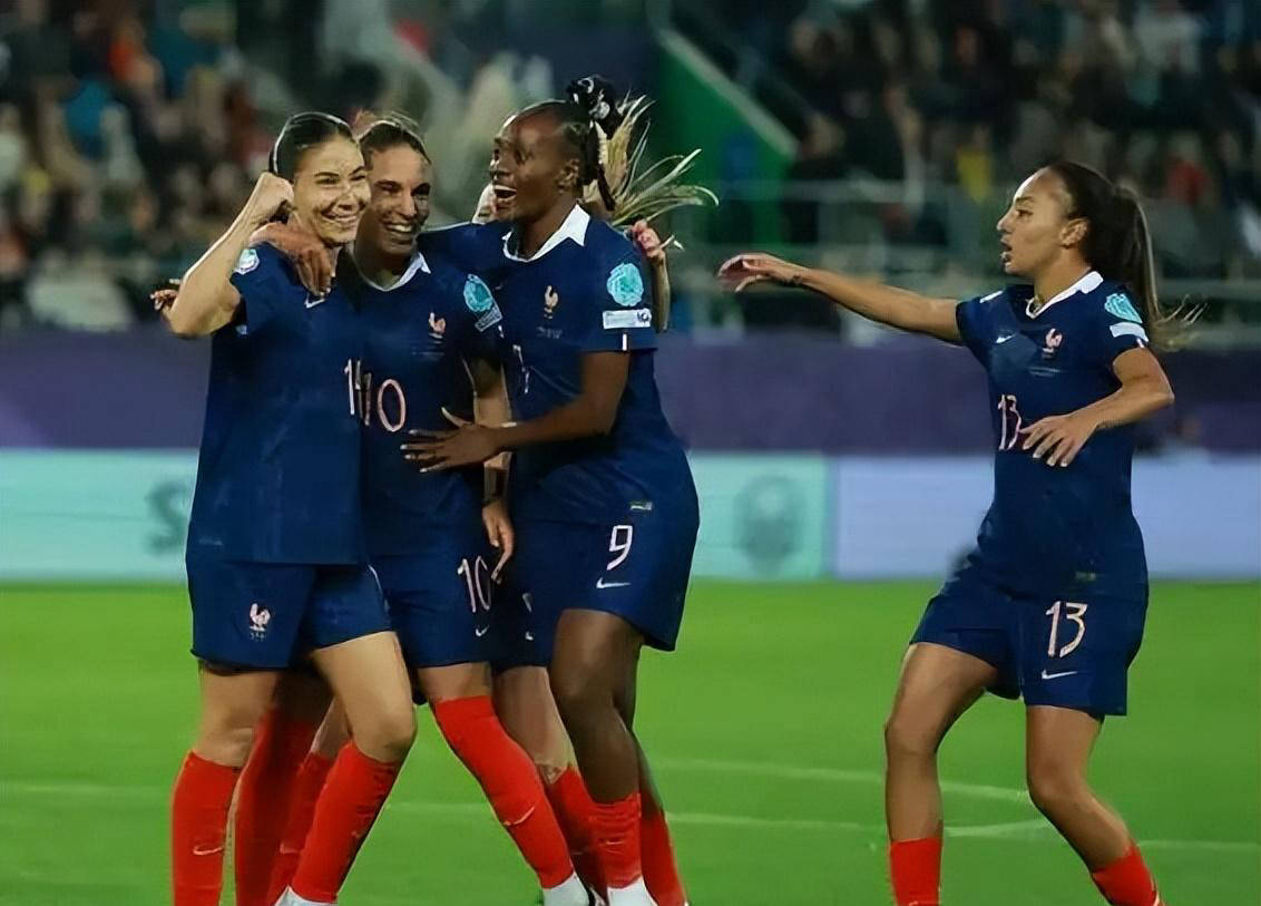 包含巴拿马女足表现喜人，成功晋级南美女足决赛的词条