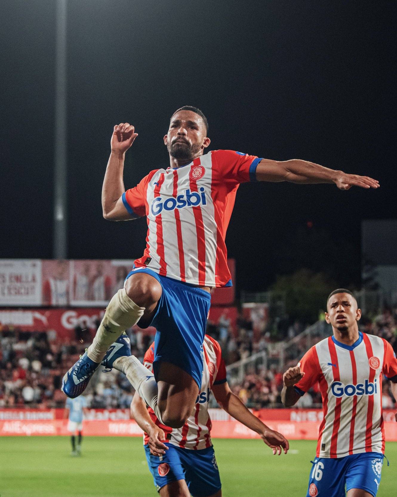 包含阿拉维斯球员受伤，影响球队整体实力的词条