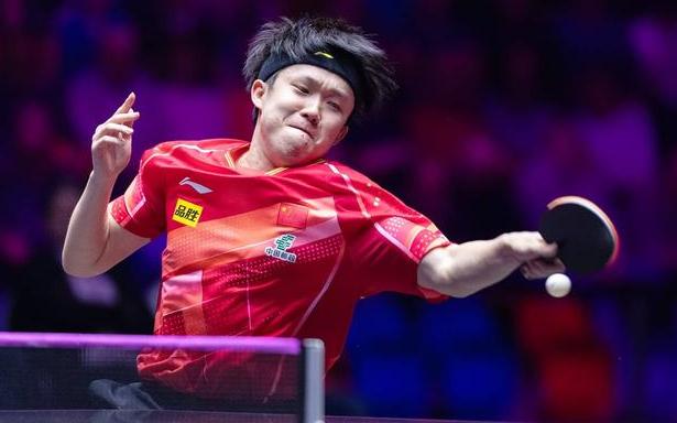 加拿大乒乓球选手奋力拼搏，成功晋级决赛