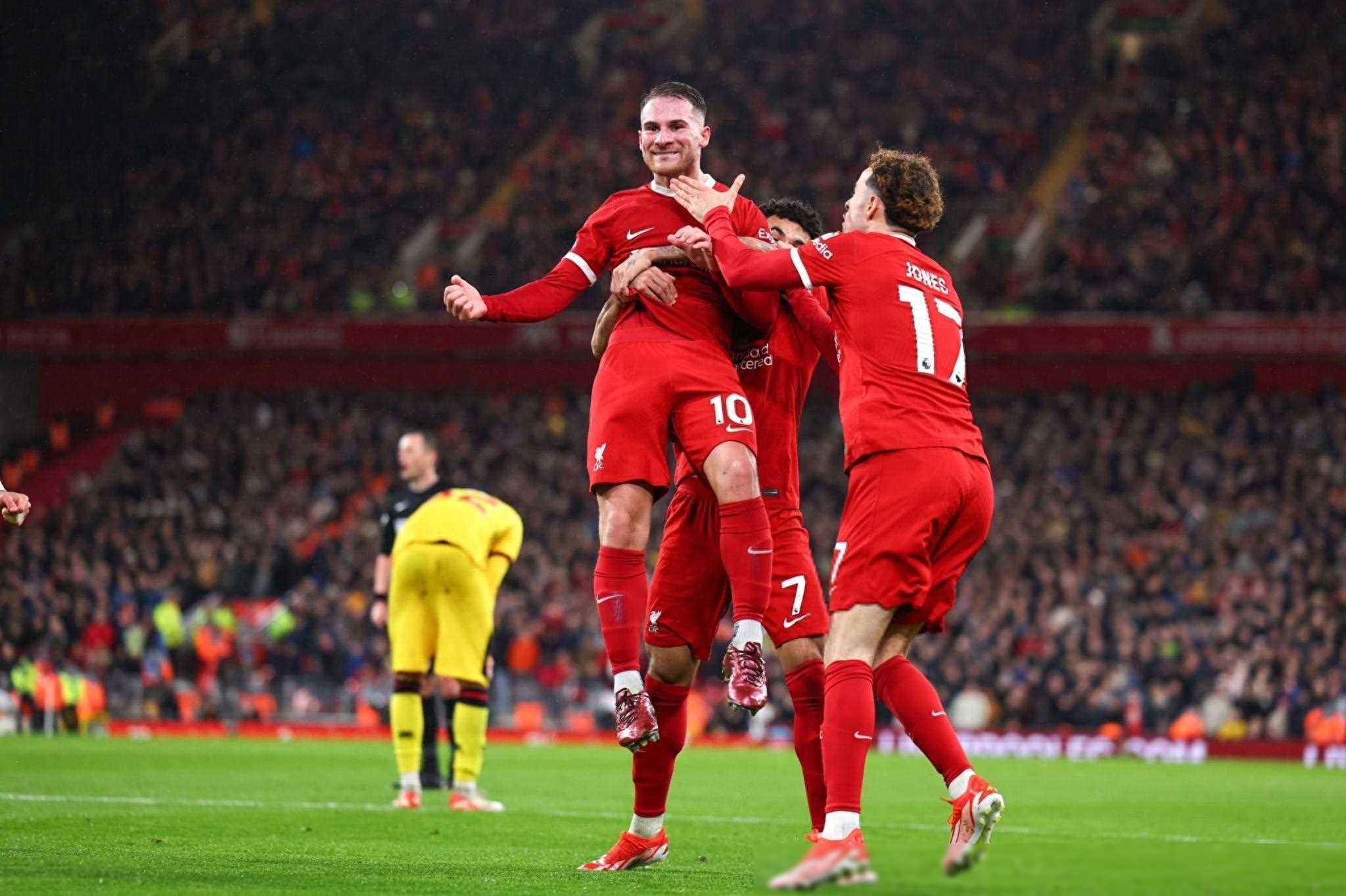 包含巴黎圣日耳曼大胜马赛，豪取4连胜的词条