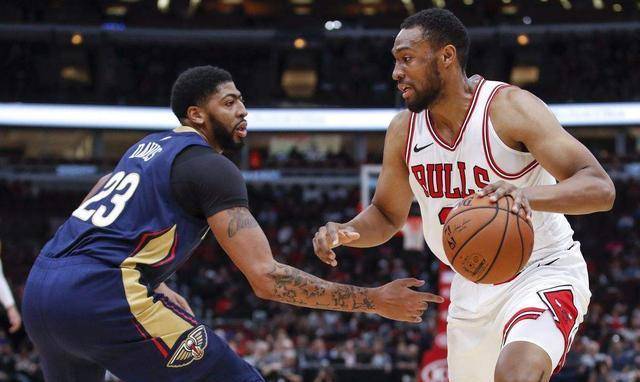 包含公牛客场大胜黄蜂，霍乐迪表现抢眼的词条