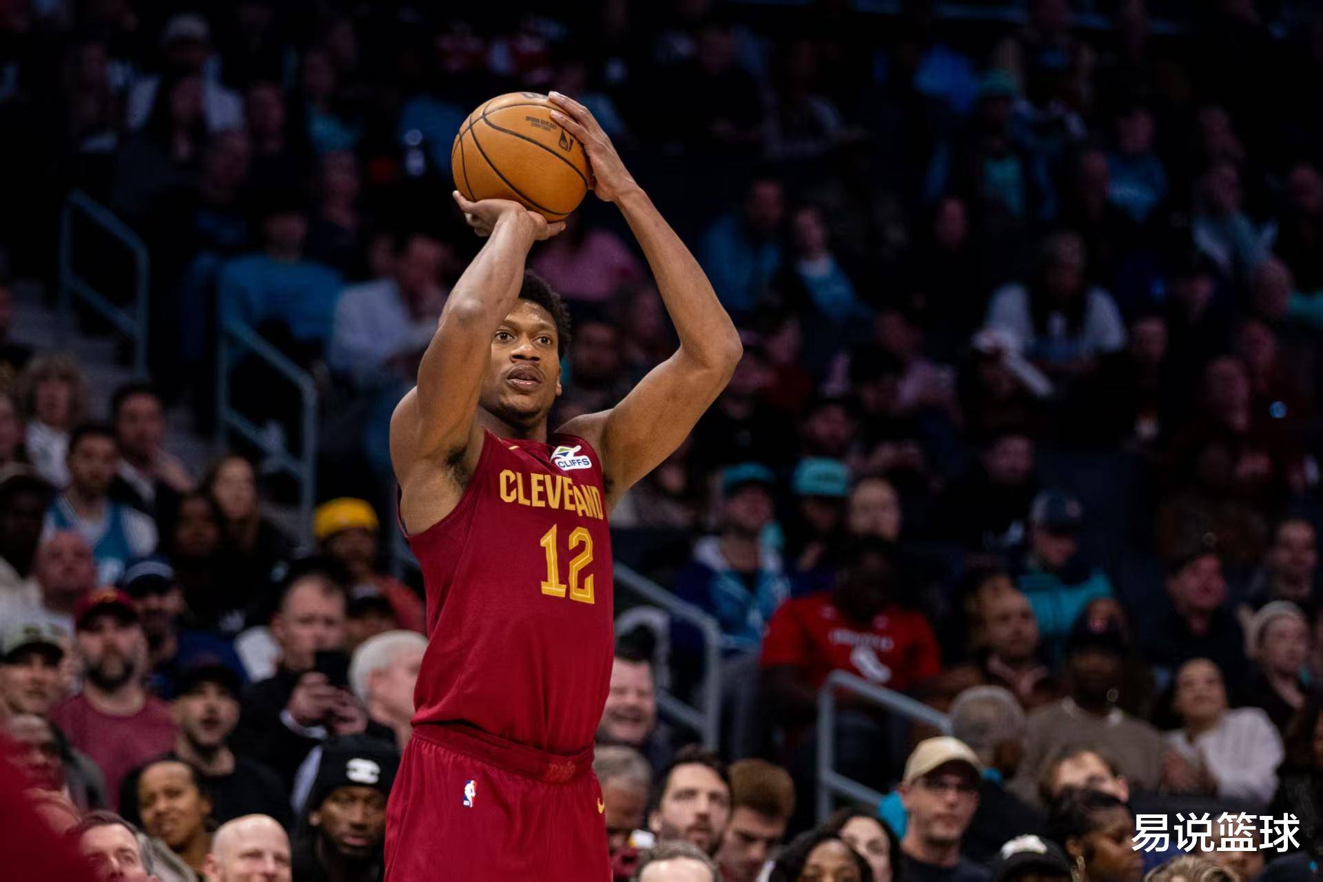 包含雄鹿不敌黄蜂遭遇两连败，已备战东部季后赛的词条