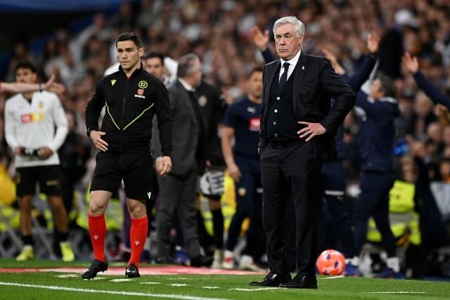 包含皇马客场被逼平，追赶领头羊压力加大的词条