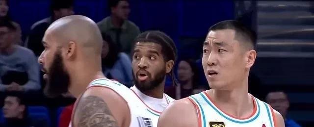 关于精彩对决!两支球队展开激烈角逐的信息 关于精彩对决!两支球队展开激烈角逐的信息