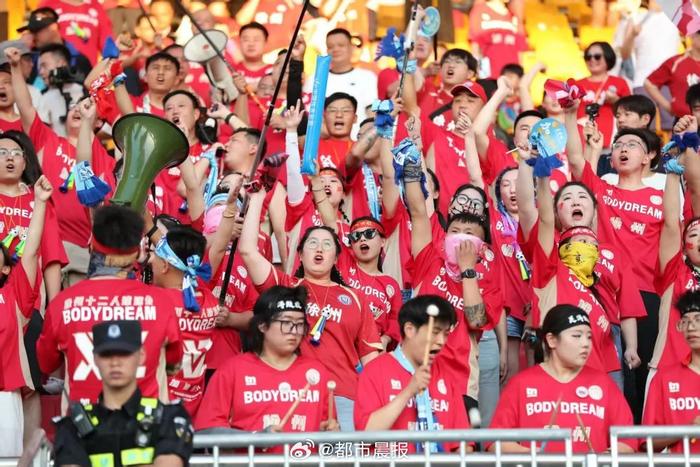 关于精彩对决!两支球队展开激烈角逐的信息 关于精彩对决!两支球队展开激烈角逐的信息