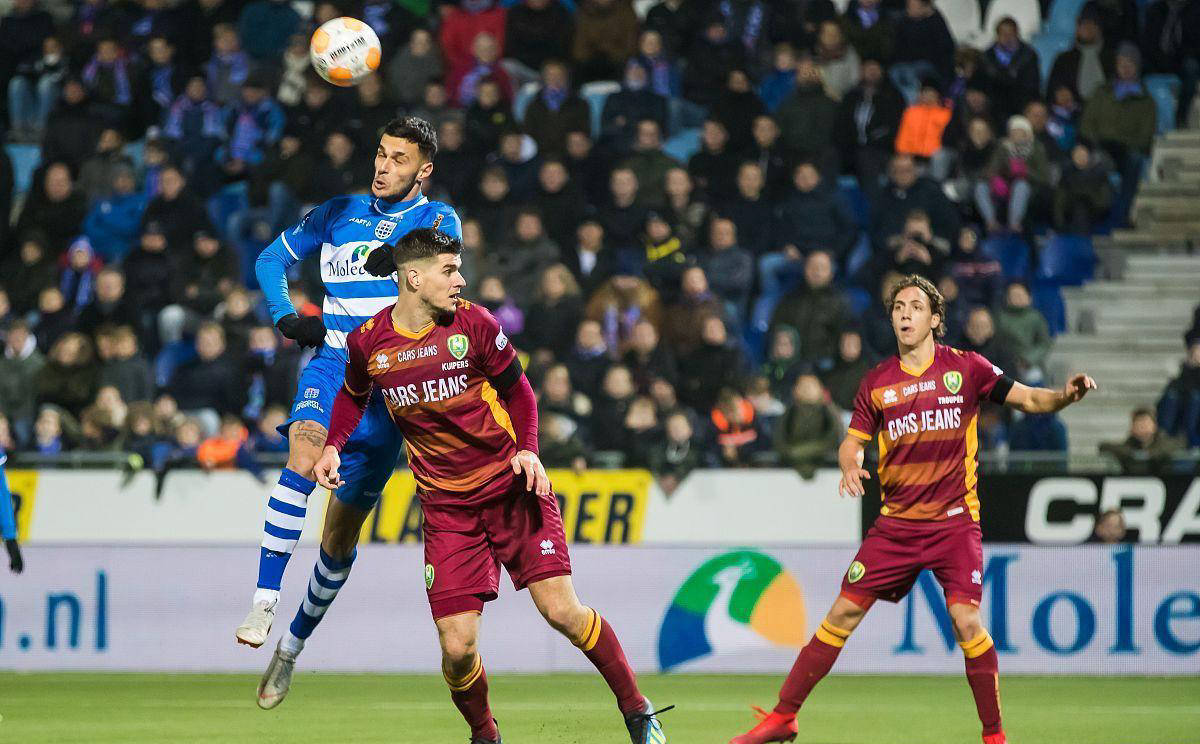 塞维利亚主场惨败,连续两轮不胜 塞维利亚主场惨败,连续两轮不胜