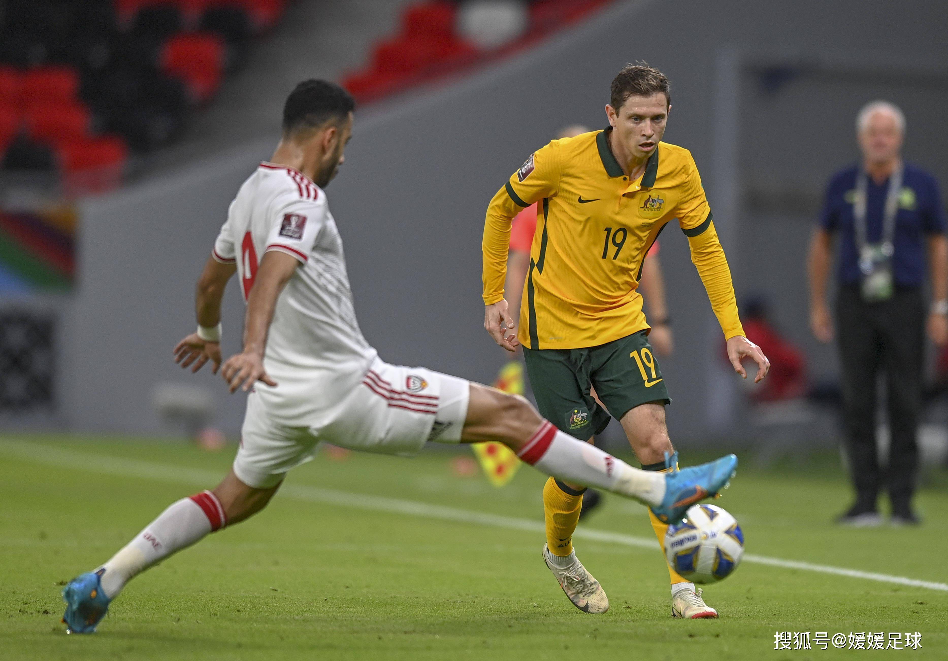 紧张刺激!足球比赛现场火爆的瞬间 紧张刺激!足球比赛现场火爆的瞬间