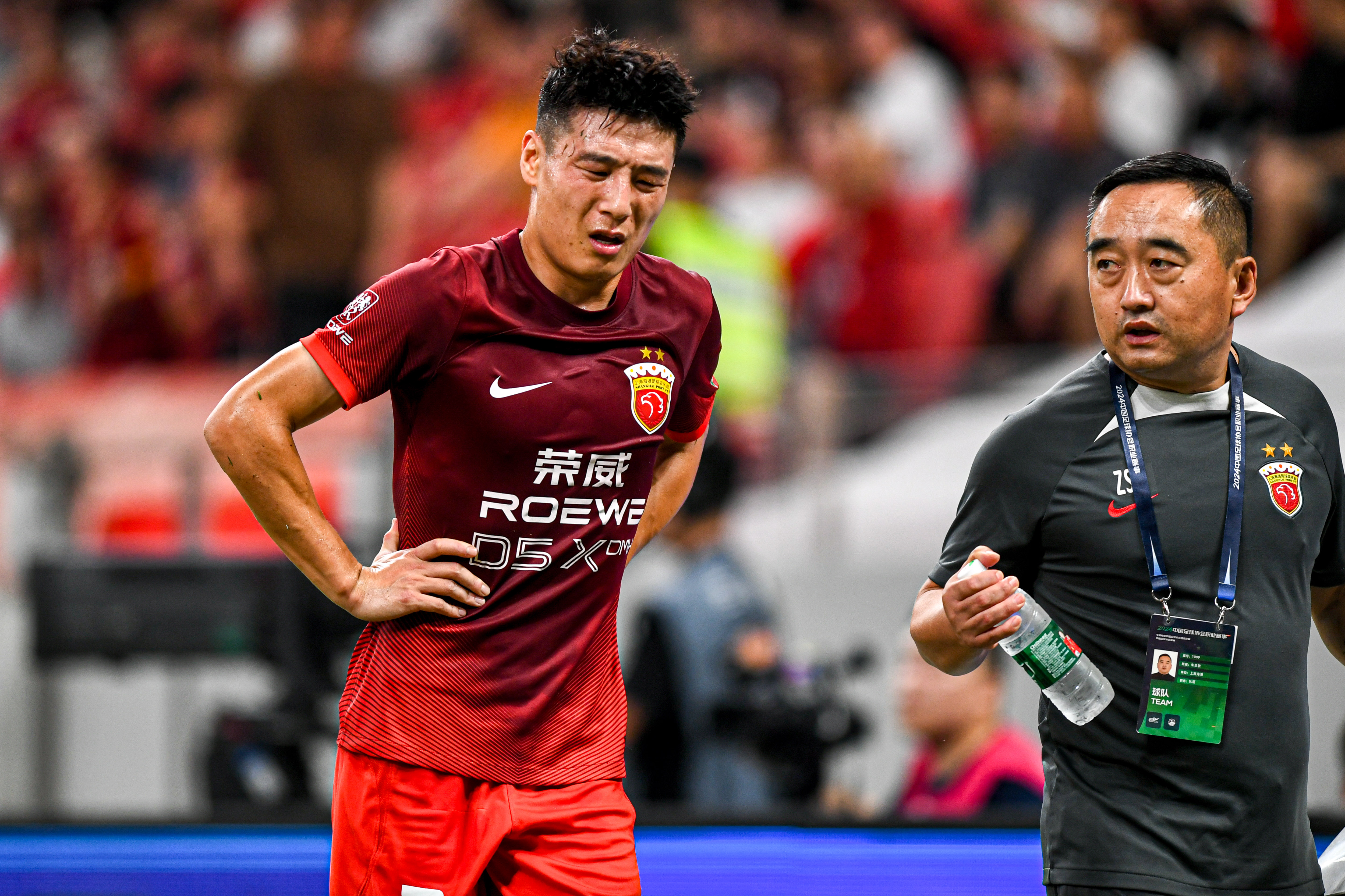 关于上海申花遭遇劲敌，备战关键一役的信息