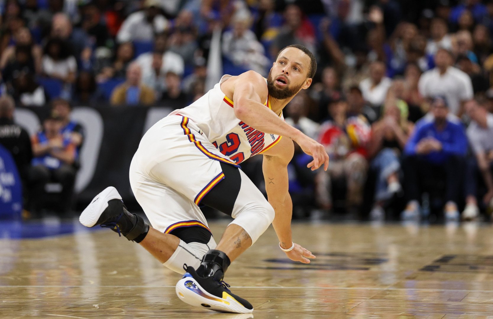 包含英格兰羽毛球队力克法国羽毛球队，辛杜打破历史纪录的词条