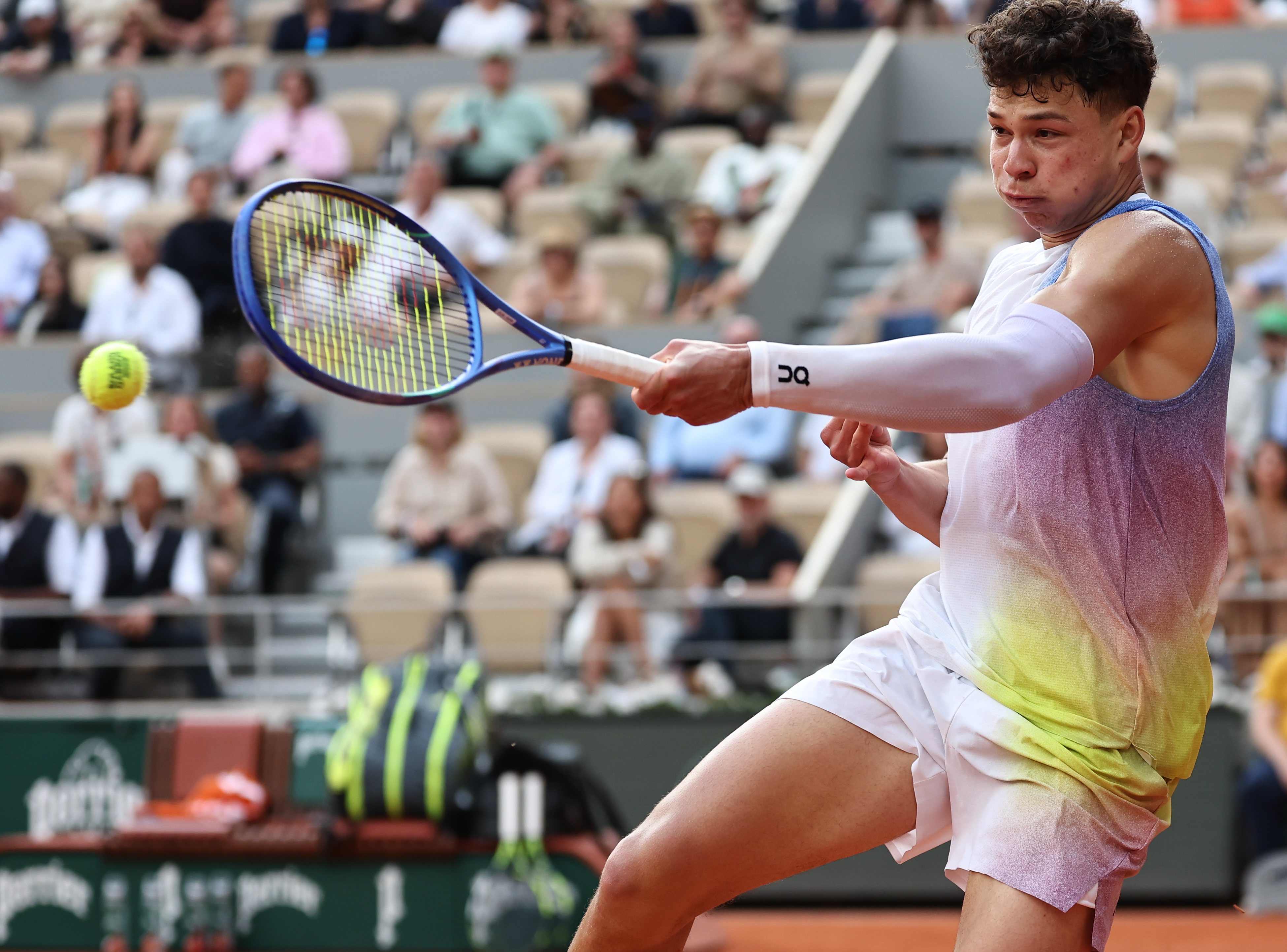 关于意大利网球队险胜欧洲网球队，阿尔卡拉斯统治全场的信息