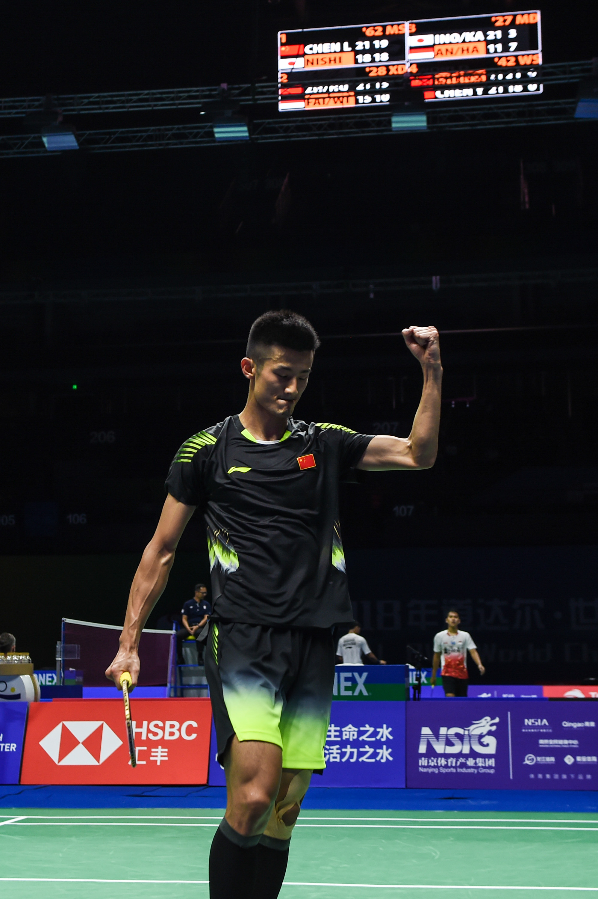 包含泰国羽毛球队碾压丹麦羽毛球队，谌龙惊艳世界的词条