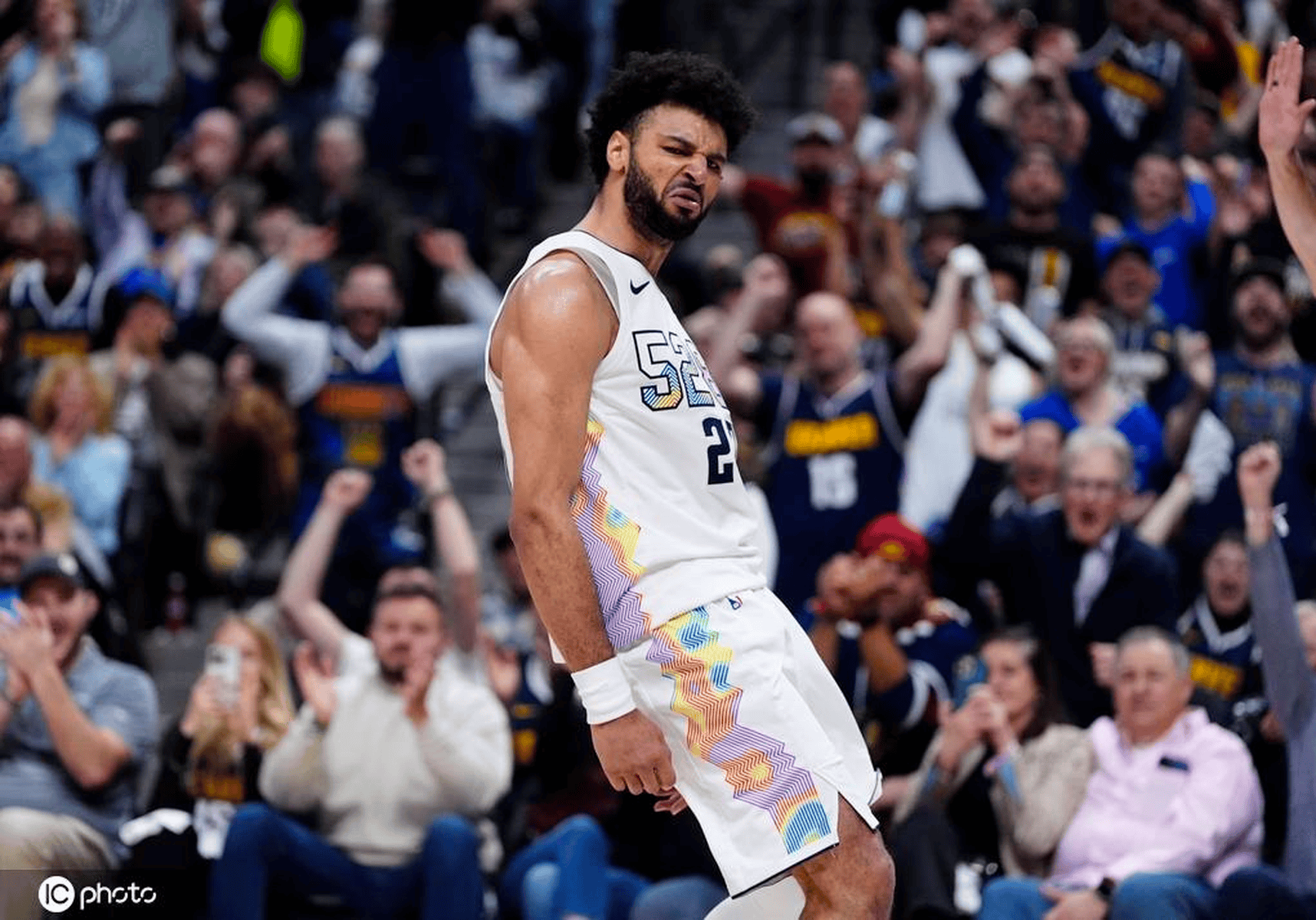 包含欧洲网球队鏖战澳大利亚网球队，穆雷完成帽子戏法的词条