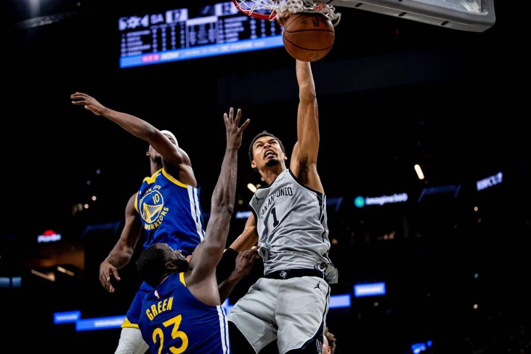 篮网绝杀76人，福克斯高光表现